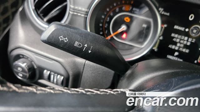 Jeep Wrangler 2021 — Şəkil 23/36
