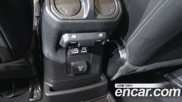 Jeep Wrangler 2021 — Şəkil 14/36