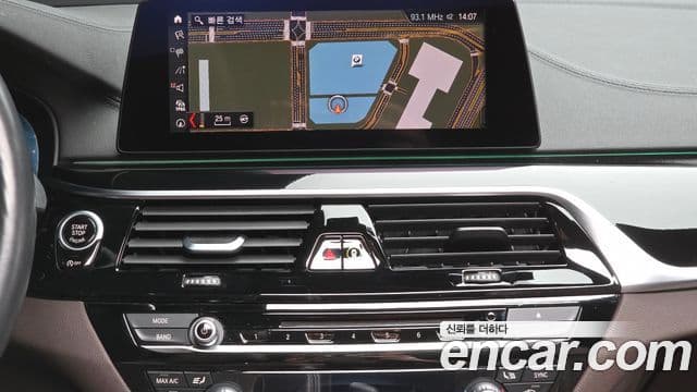 BMW 5 Series 2019 — Фото 13/20