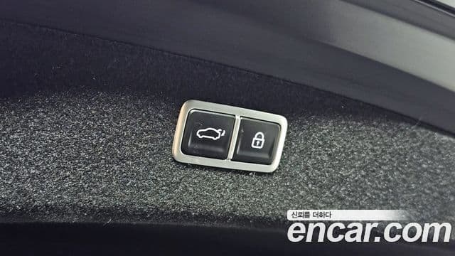 Genesis Electrified G80 2023 — ფოტო 17/20
