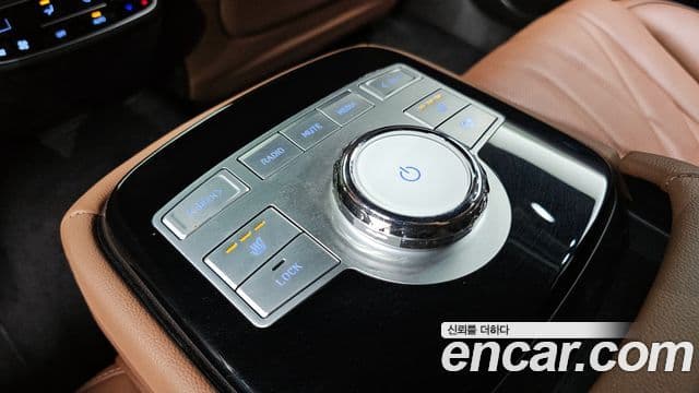 Genesis Electrified G80 2023 — ფოტო 19/20