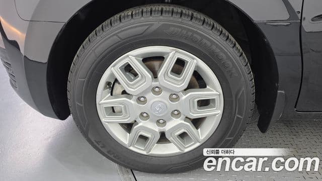 Hyundai Staria 2023 — ფოტო 5/20