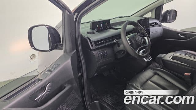 Hyundai Staria 2023 — ფოტო 11/20