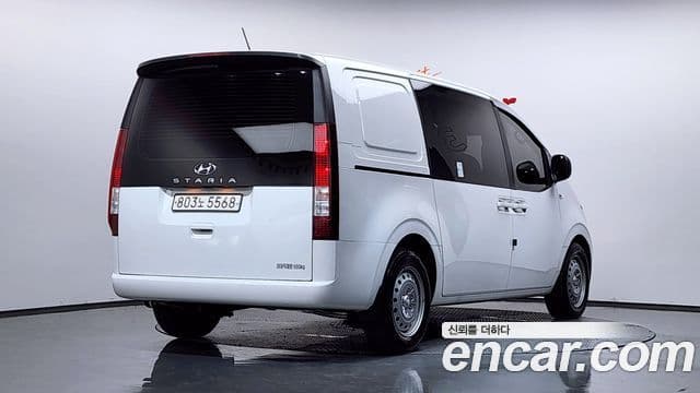 Hyundai Staria 2022 — ფოტო 2/20