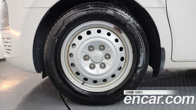 Hyundai Staria 2022 — ფოტო 5/20