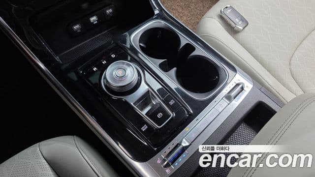 Kia Carnival 2023 — Şəkil 9/20