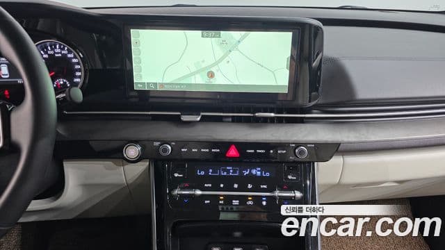 Kia Carnival 2023 — Şəkil 15/20