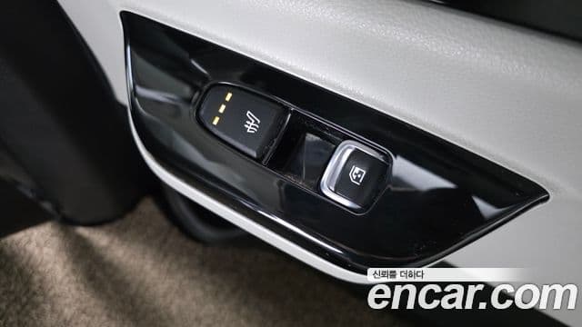 Kia Carnival 2023 — Şəkil 18/20