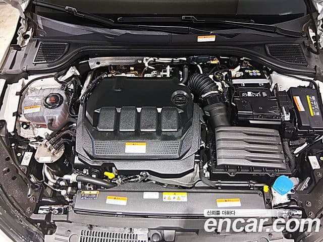 Volkswagen Golf 2025 — Photo 12/13