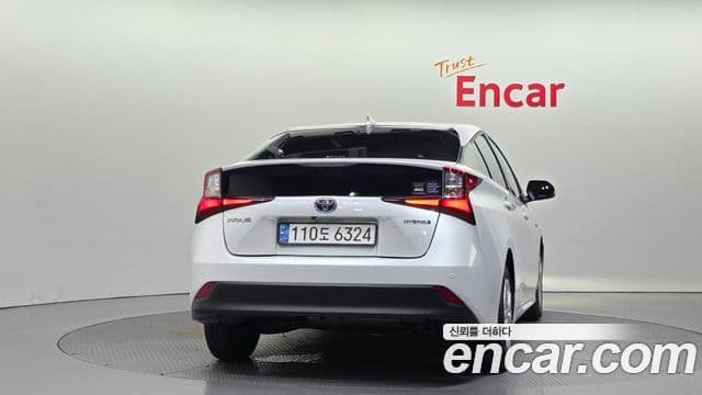 Toyota Prius 2021 — Şəkil 4/20