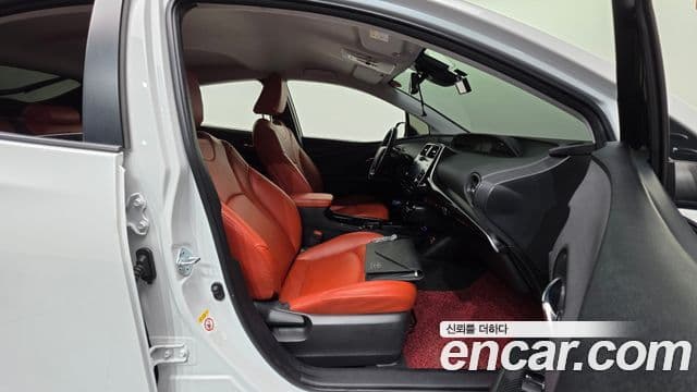 Toyota Prius 2021 — Şəkil 10/20