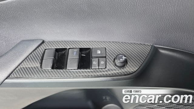 Toyota Prius 2021 — Şəkil 11/20