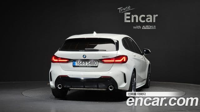 BMW 1 Series 2022 — Şəkil 4/20