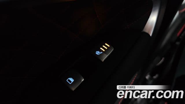 Genesis G70 2018 — ფოტო 11/35