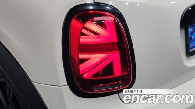 Mini Cooper S Convertible 2022 — Photo 30/31
