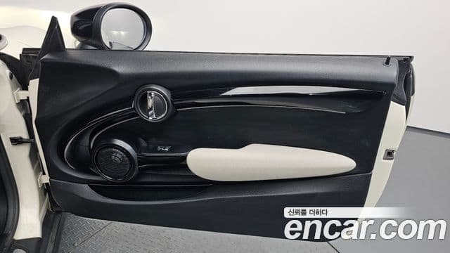 Mini Cooper S Convertible 2022 — Photo 4/31