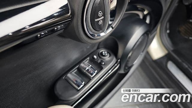 Mini Cooper S Convertible 2022 — Photo 13/31