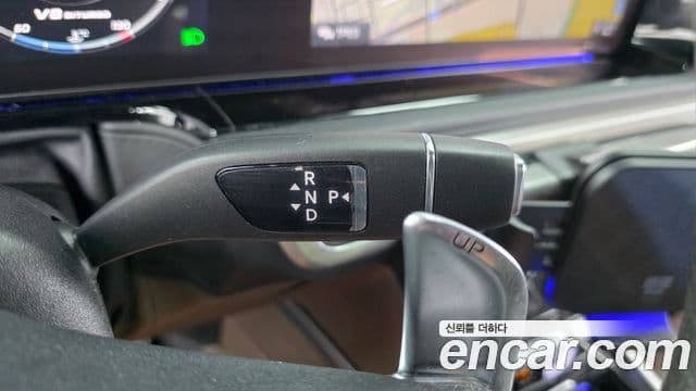 Mercedes-Benz G-Class 2021 — Photo 25/32