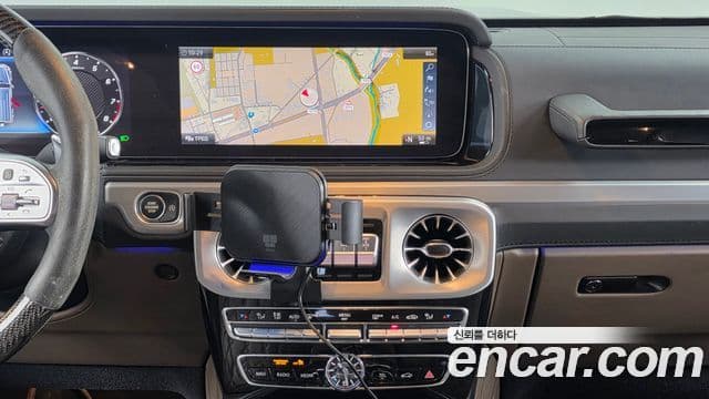 Mercedes-Benz G-Class 2021 — Photo 19/32