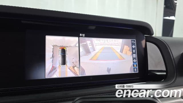 Mercedes-Benz G-Class 2021 — Photo 11/32