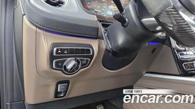 Mercedes-Benz G-Class 2021 — Photo 21/32