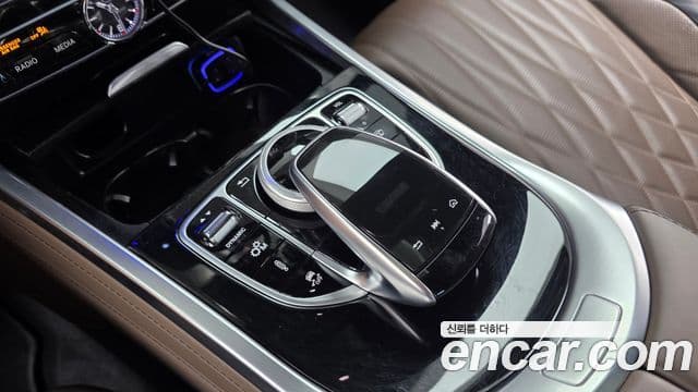 Mercedes-Benz G-Class 2021 — Photo 3/32