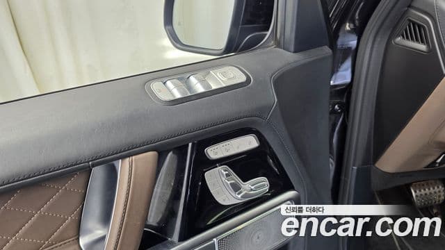 Mercedes-Benz G-Class 2021 — Photo 28/32