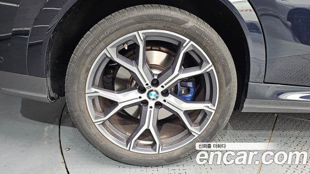 BMW X6 2020 — Şəkil 28/31