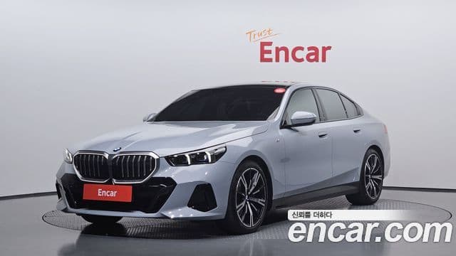 BMW 5 Series 2025 — ფოტო 10/20