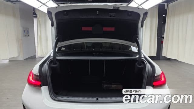 BMW 3 Series 2025 — ფოტო 17/20