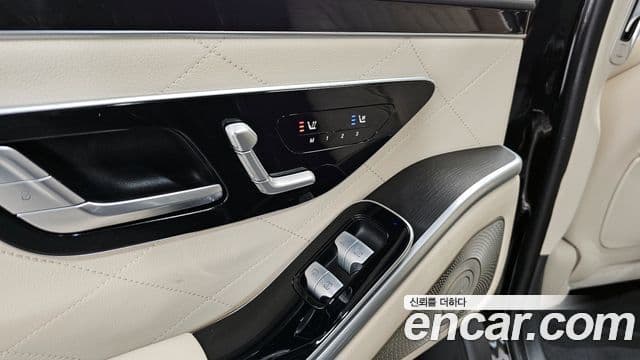 Mercedes-Benz S-Class 2023 — ფოტო 18/20