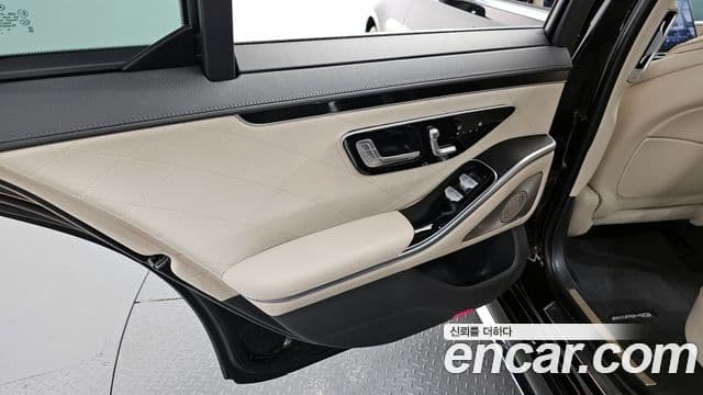 Mercedes-Benz S-Class 2023 — Photo 3/30