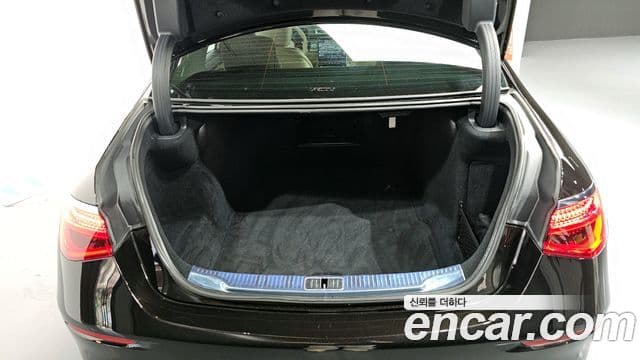 Mercedes-Benz S-Class 2023 — Photo 30/30