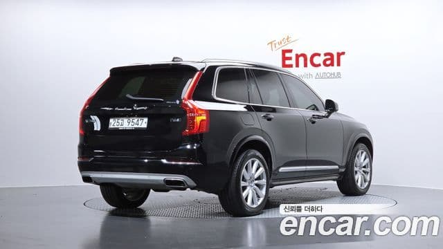 Volvo XC90 2019 — ფოტო 2/20
