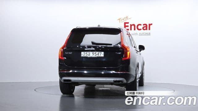 Volvo XC90 2019 — ფოტო 4/20