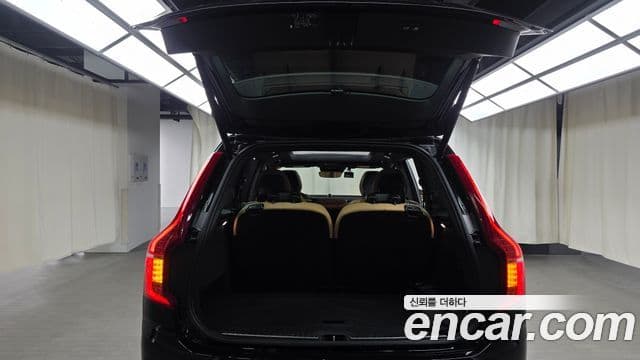 Volvo XC90 2019 — ფოტო 15/20