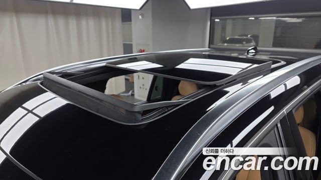 Volvo XC90 2019 — ფოტო 18/20