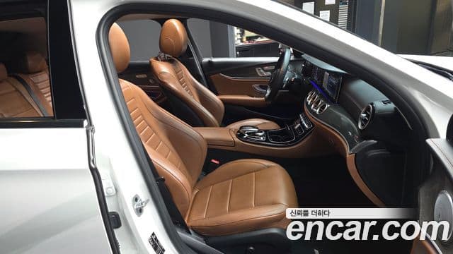 Mercedes-Benz E-Class 2019 — Şəkil 11/20