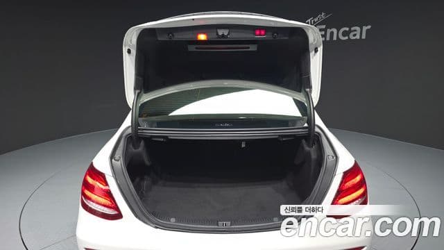 Mercedes-Benz E-Class 2019 — Şəkil 20/20
