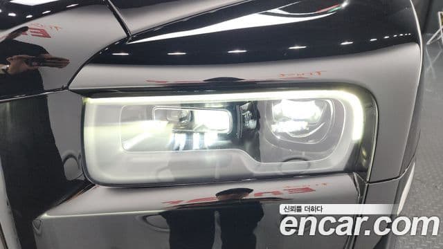 Rolls-Royce Cullinan 2019 — ფოტო 26/35