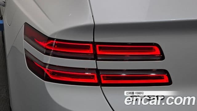 Genesis GV80 2023 — Şəkil 25/35