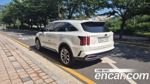 Kia Sorento 2021 — Фото 1/20