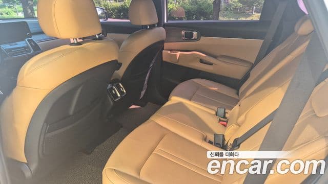 Kia Sorento 2021 — Фото 8/20