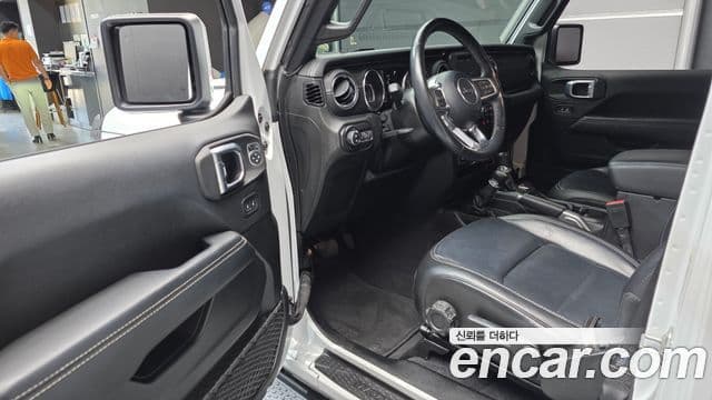 Jeep Wrangler 2021 — Фото 10/20