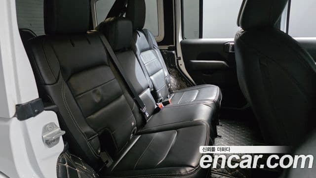 Jeep Wrangler 2021 — Фото 11/20