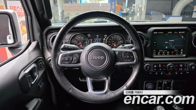 Jeep Wrangler 2021 — Фото 13/20