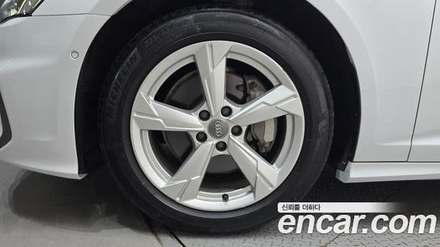 Audi A6 2020 — ფოტო 4/20