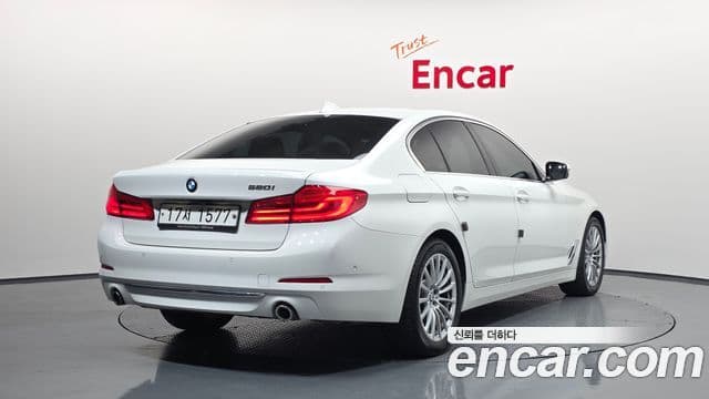 BMW 5 Series 2019 — Şəkil 2/20