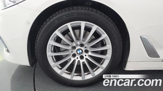 BMW 5 Series 2019 — Şəkil 5/20