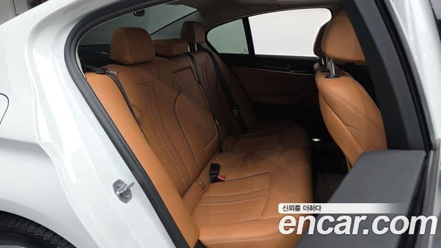 BMW 5 Series 2019 — Şəkil 11/20